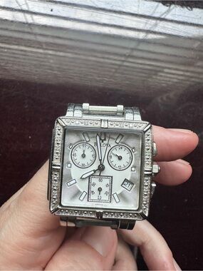 Bulova Women's 96R000 Stainless Steel Quartz Watch NEEDS BATTERY